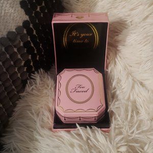 NEW Too Faced Diamond Light Highlighter